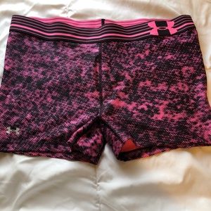 Under armor shorts / spandex